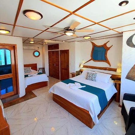 Casa Ocean Pier Bed & Breakfast Puerto Ayora  Eksteriør bilde